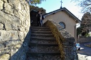 19 Saliamo dalla scaletta alle spalle della chiesa di San Sebastiano in Via del Rione